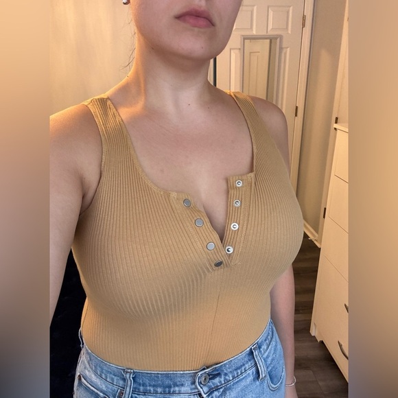 Tan Ribbed Bodysuit - Picture 4 of 4